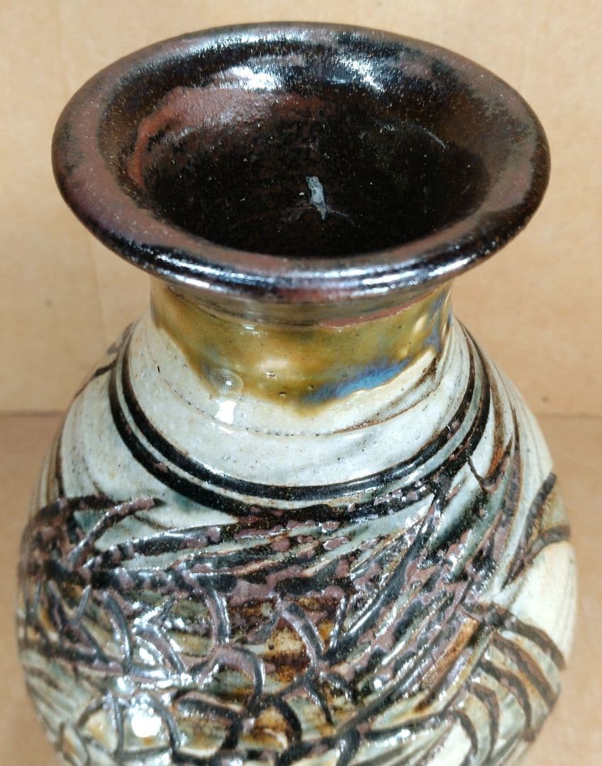 【本物保証】金城次郎 魚紋花瓶(魚2）共箱 栞 人間国宝 壷屋焼 状態良い