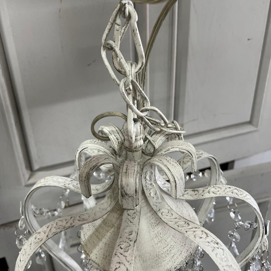 王冠の形のホワイトシャンデリア＊ペンダント照明