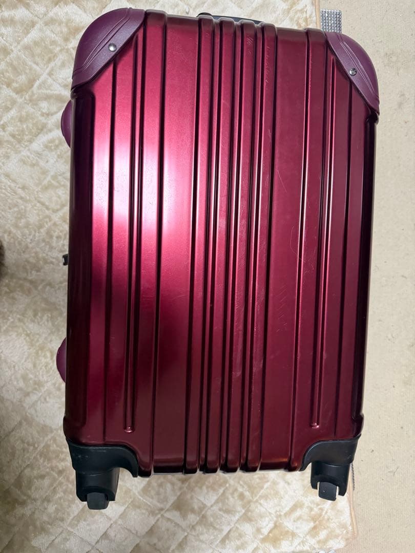 ワインレッド　機内持ち込みサイズスーツケース