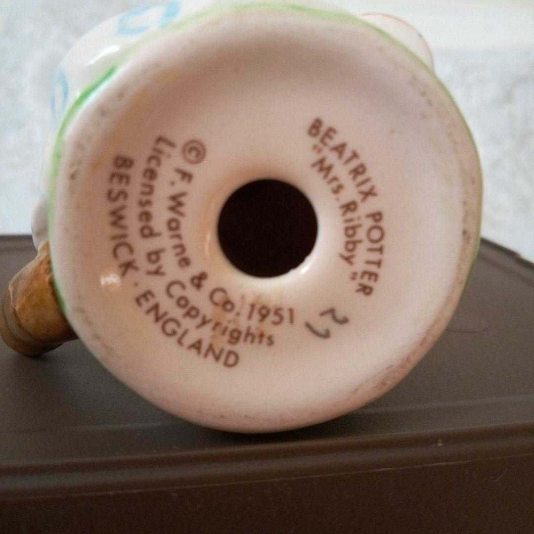 ビアトリクスポター置物　猫のリビー