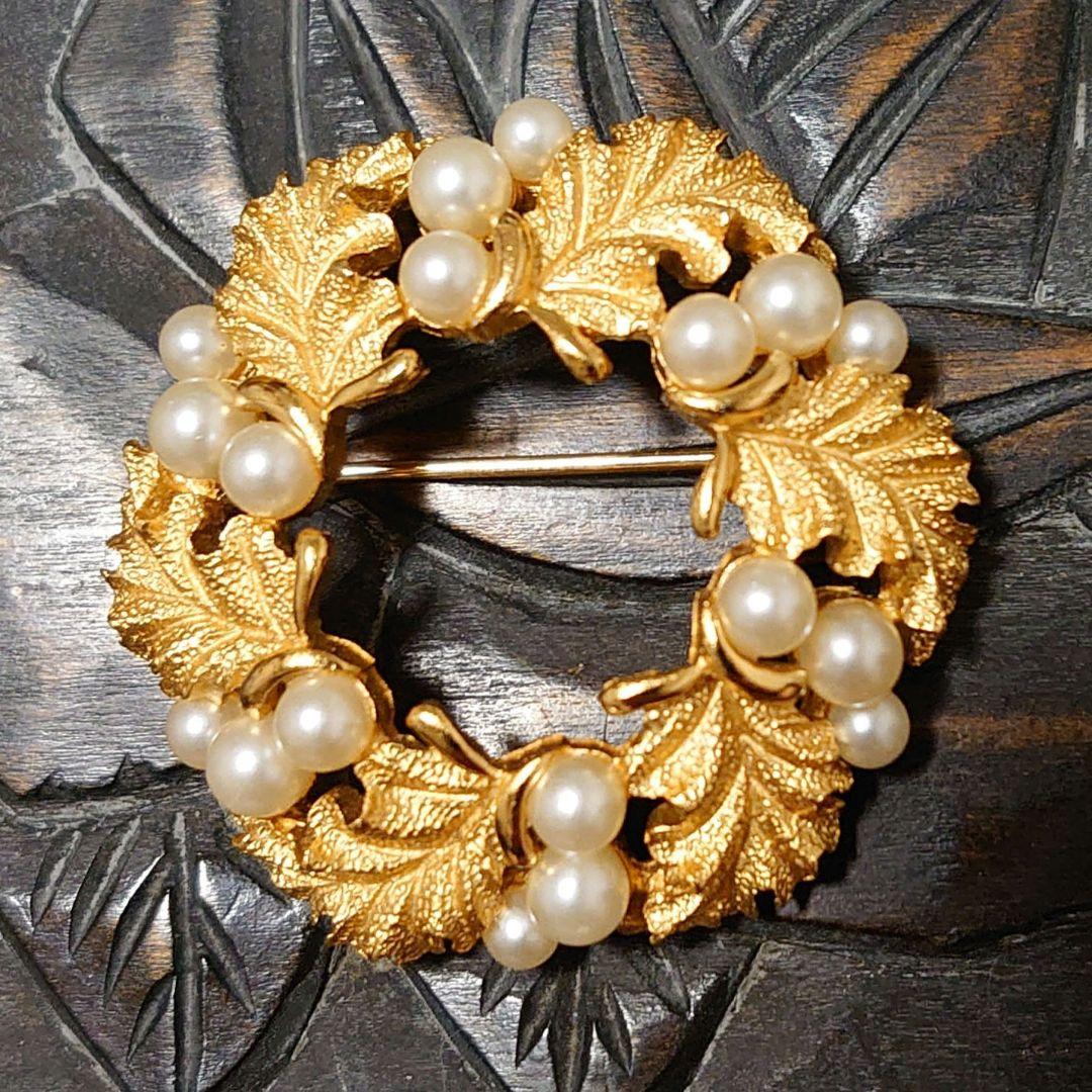 ご予約品 ヴィンテージ Crown Trifari トリファリ リーフブローチ