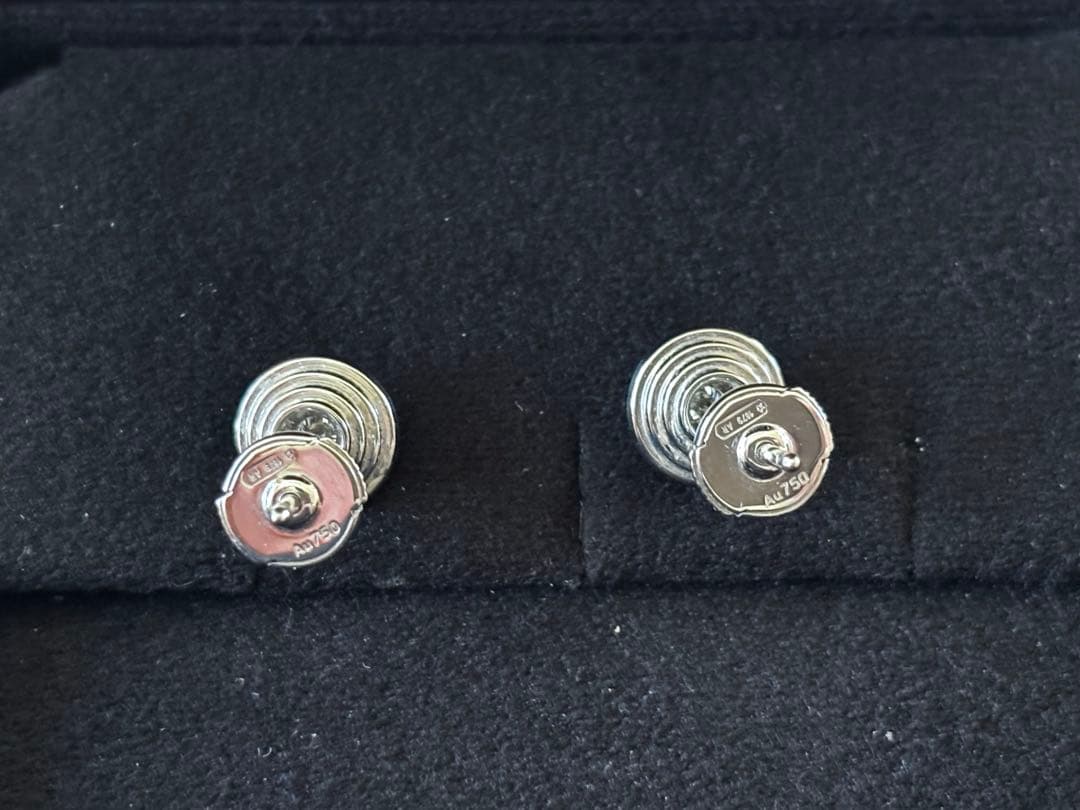 新品同様カルティエ ダムール ダイヤモンド ピアス ホワイトゴールド