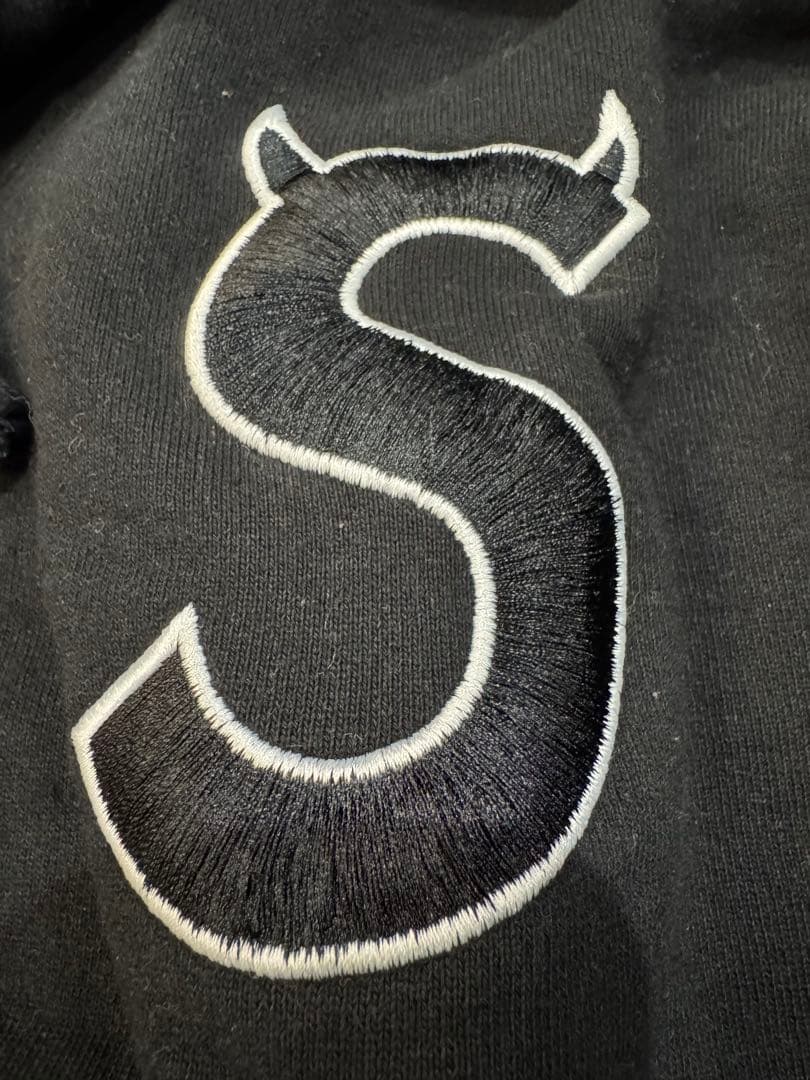 Supreme ブラック パーカー　ツノ　美品