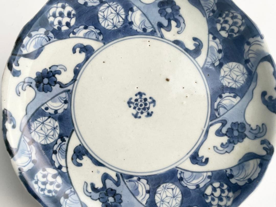 骨董　アンティーク　古伊万里　染付　波濤桜捻文様　六寸皿　丸皿　輪花皿　渦福