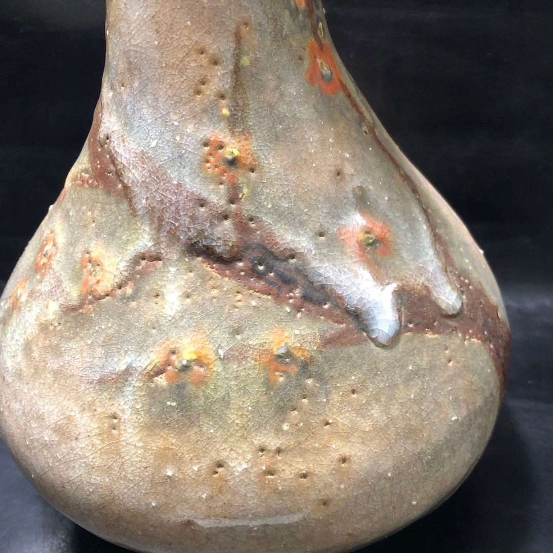 美しい古美術◾️蔵から見事な梅の木が描かれた釉薬どろどろね花瓶、壺、壷が出て来た。