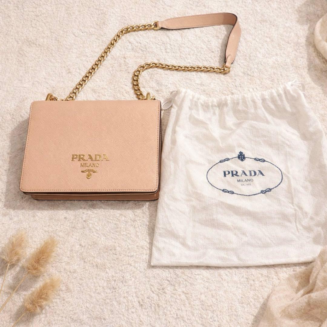 PRADA ベージュ ショルダーバッグ 保存袋付き　卒園式　入学式