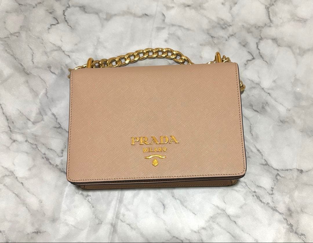 PRADA ベージュ ショルダーバッグ 保存袋付き　卒園式　入学式