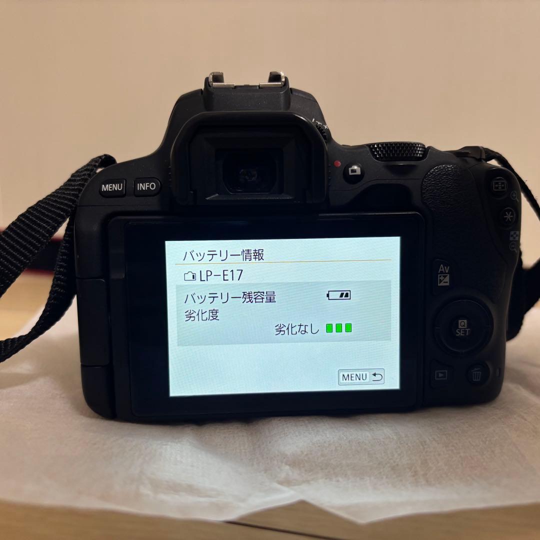 Canon EOS Kiss X9 ズームレンズキット　一眼レフ