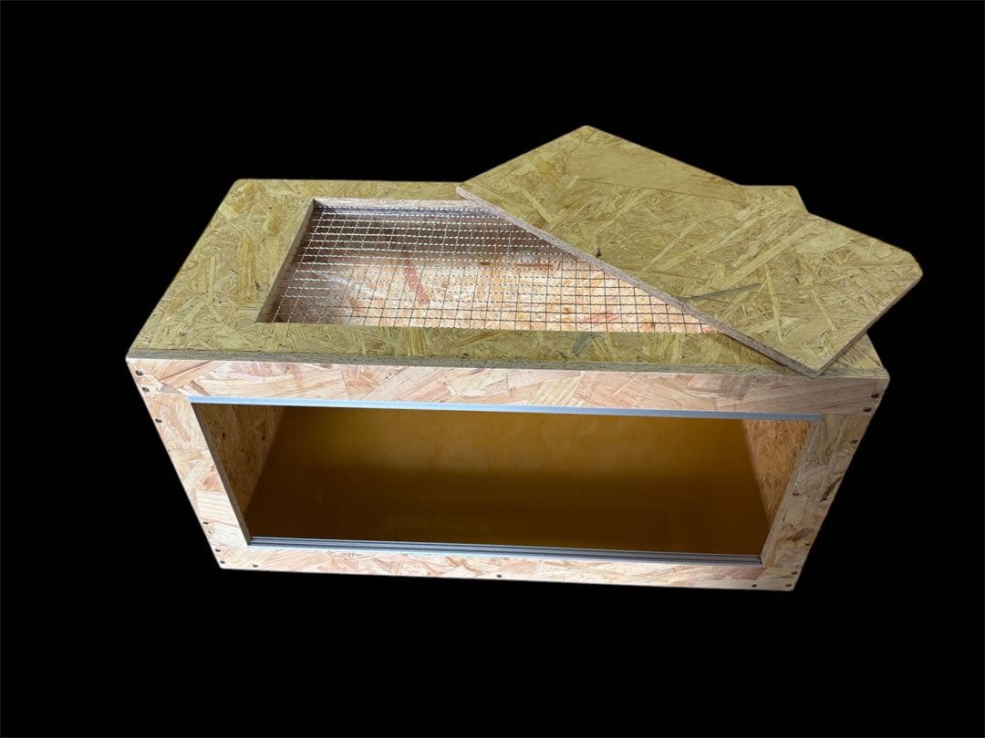 爬虫類ケージ　60×30×45㎝　付木天板外側+