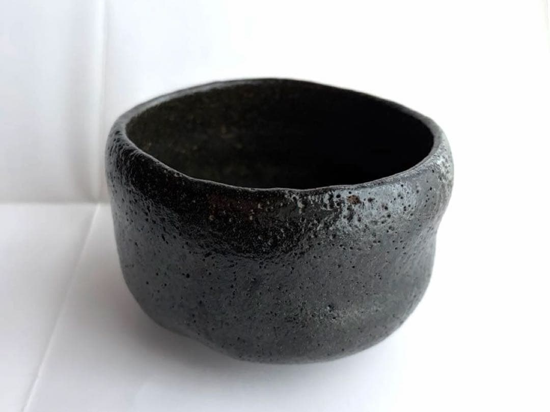 黒楽茶碗　長次郎写　かせ釉 　昭楽造