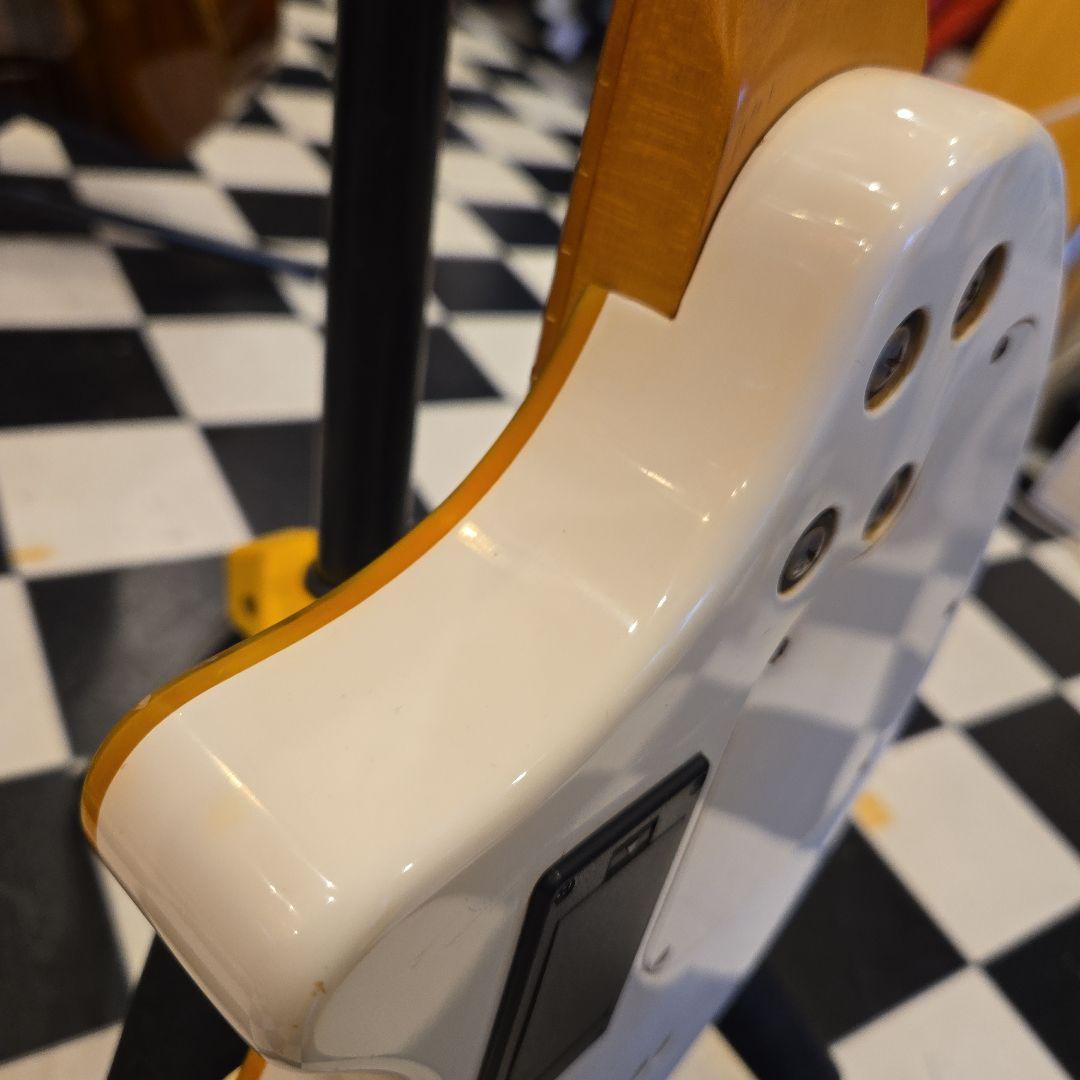 FERNANDES ZO-3 読売ジャイアンツ 限定 アンプ内蔵ギター