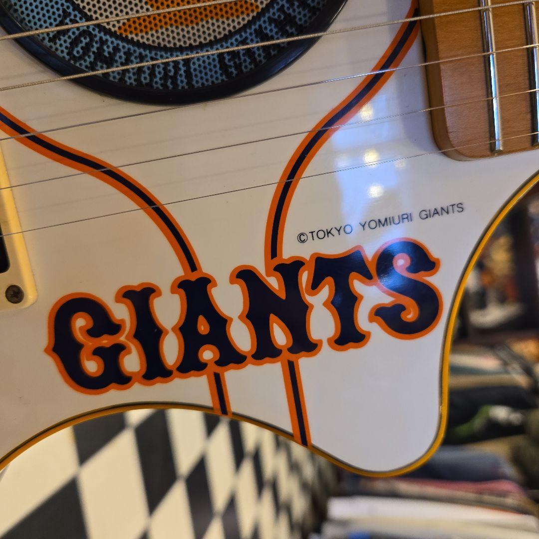 FERNANDES ZO-3 読売ジャイアンツ 限定 アンプ内蔵ギター