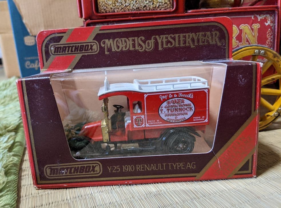 昔のおもちゃ　車　模型　ミニカー　外国産