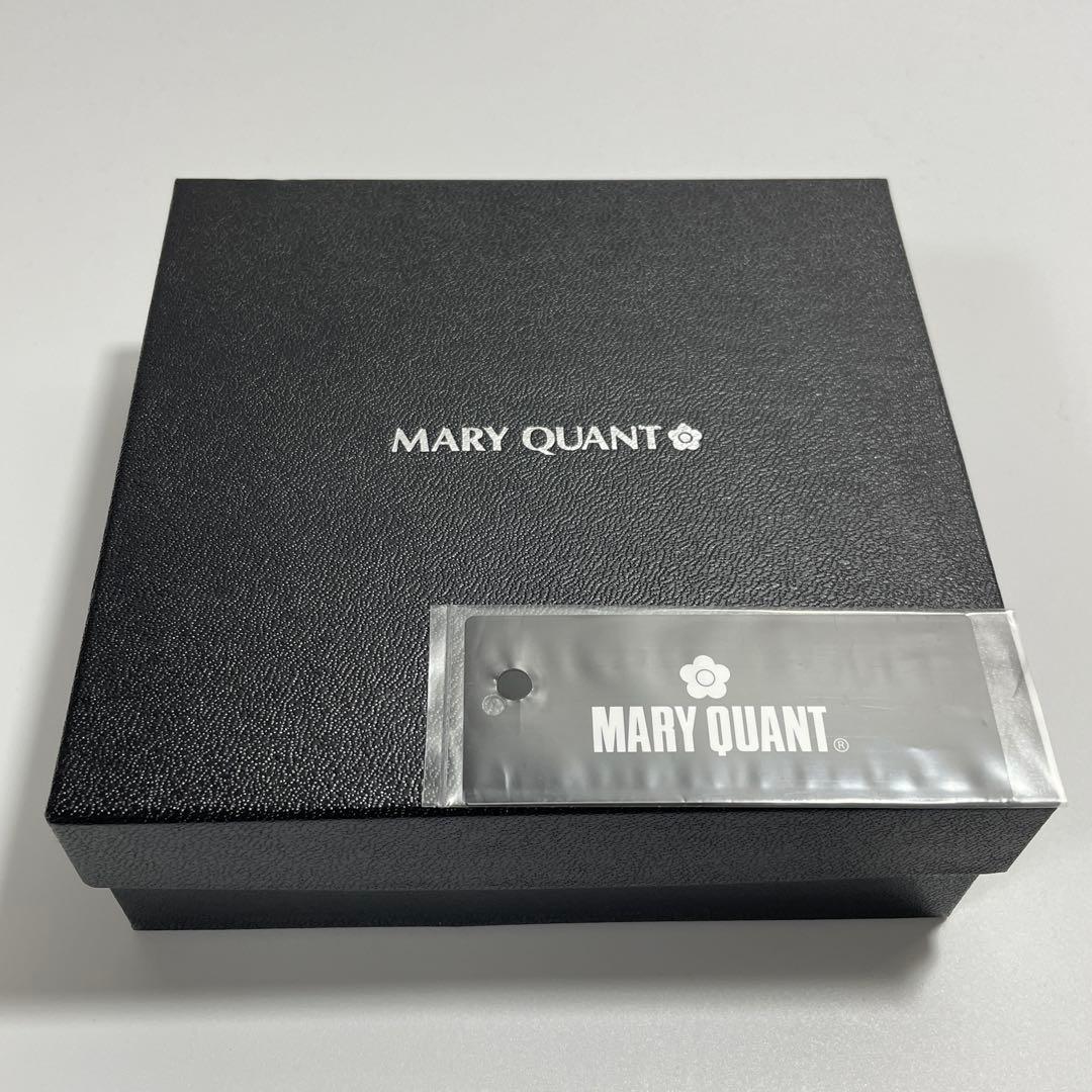 【まゆみ】マリークワント プチデイジーメタルキルト ウォレット 二つ折り