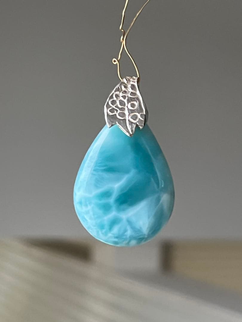 天然石☆高品質！ラリマーしずく型ペンダントトップ☆リーフバチカン&ブルーが美しい