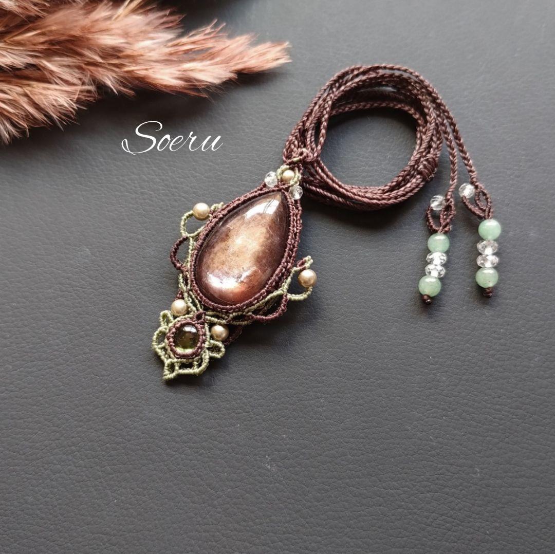 レピドライト＆ペリドットのマクラメ編みネックレス　ペンダント　天然石