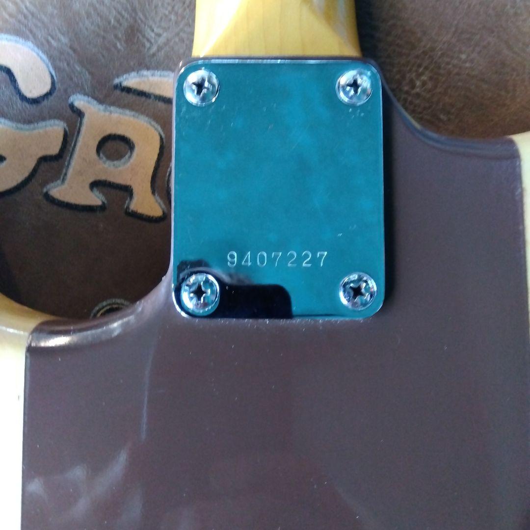 ストラトキャスター ナチュラル/ブラウン