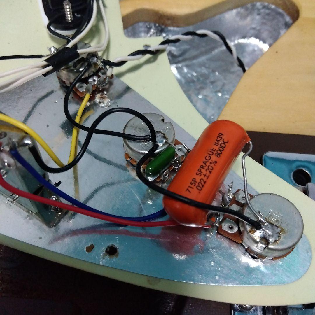 ストラトキャスター ナチュラル/ブラウン