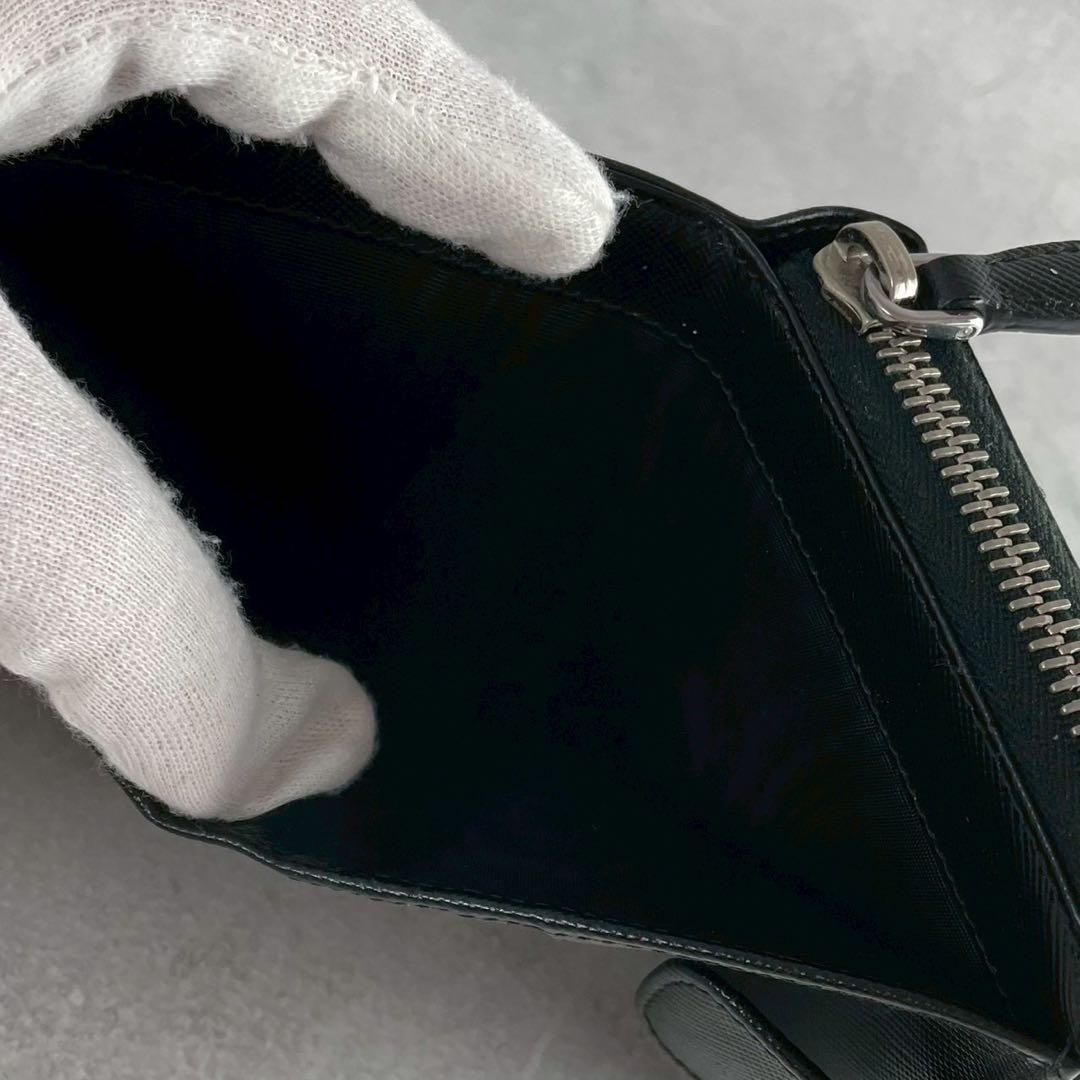 【美品】プラダ ケース 三角ロゴ サフィアーノレザー