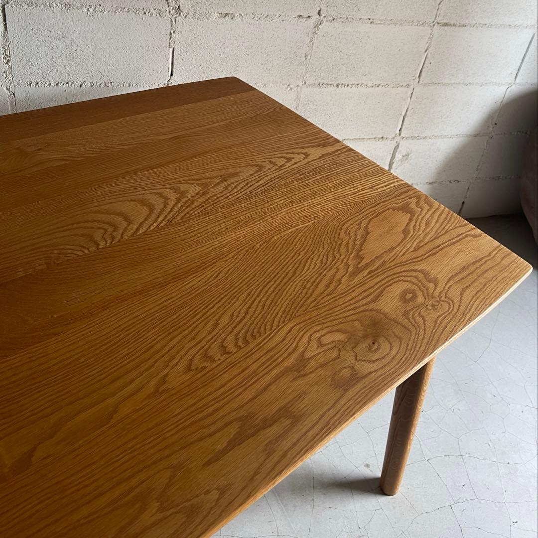 美品　天然木オーク無垢材　ダイニングテーブル　テーパー丸脚　斜め脚　北欧スタイル