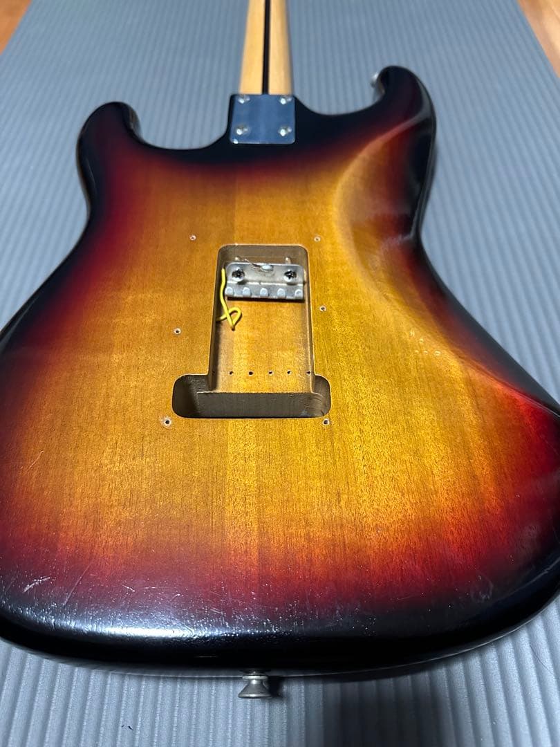 フェルナンデス　希少スパロゴ　ジャパンヴィンテージ　トレモロ無しナット無し