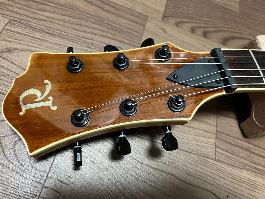 B.C.RICH モッキンバード ギター シースルーブラックサンバースト　虎目
