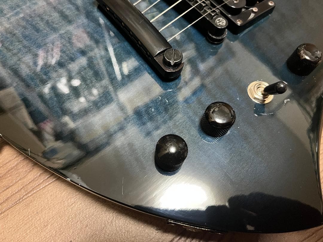 B.C.RICH モッキンバード ギター シースルーブラックサンバースト　虎目