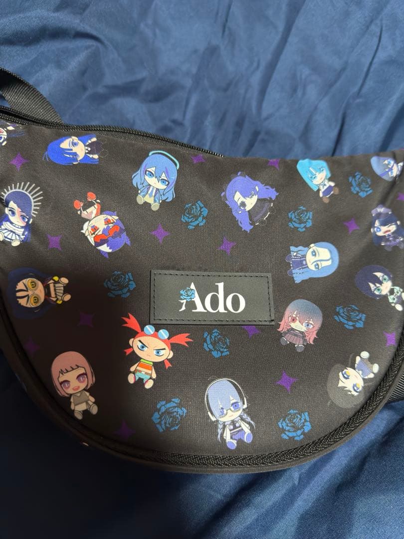Ado auノベルティ ショルダーバッグ