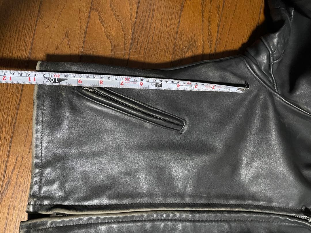 しょう　Schottシングルライダース