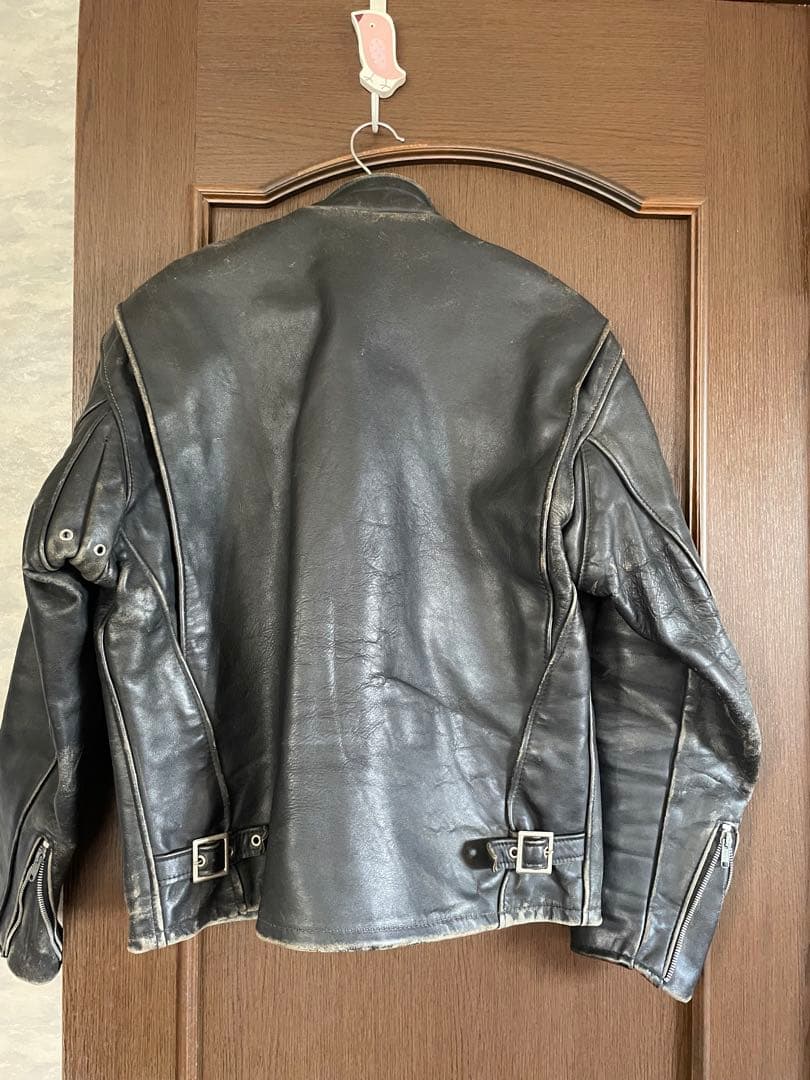 しょう　Schottシングルライダース