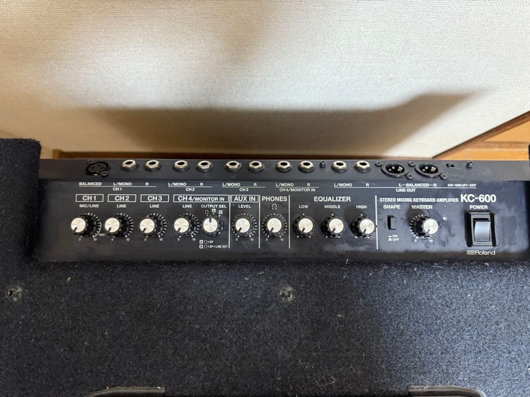 Roland KC-600 キーボードアンプ