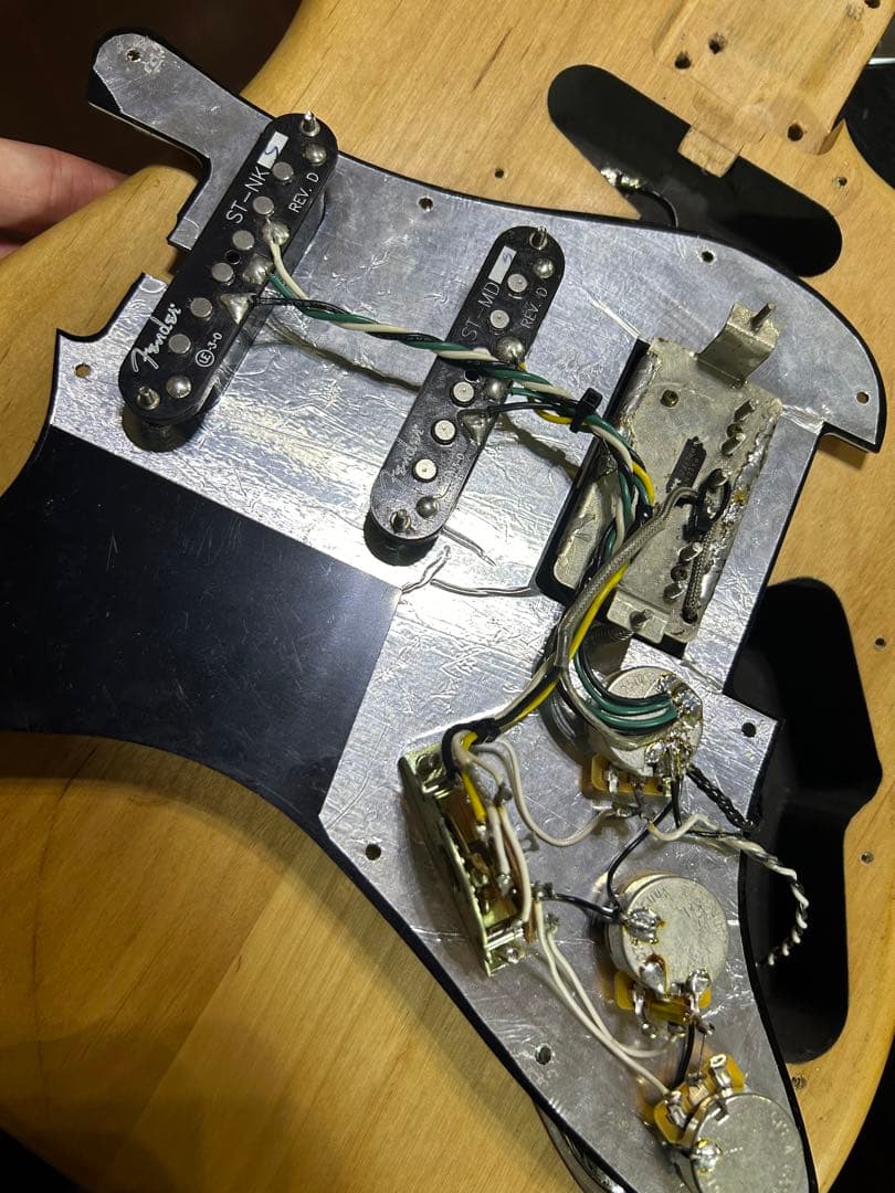 fernandes コンポーネント ストラト ギブソンPU搭載 ジョーペリー