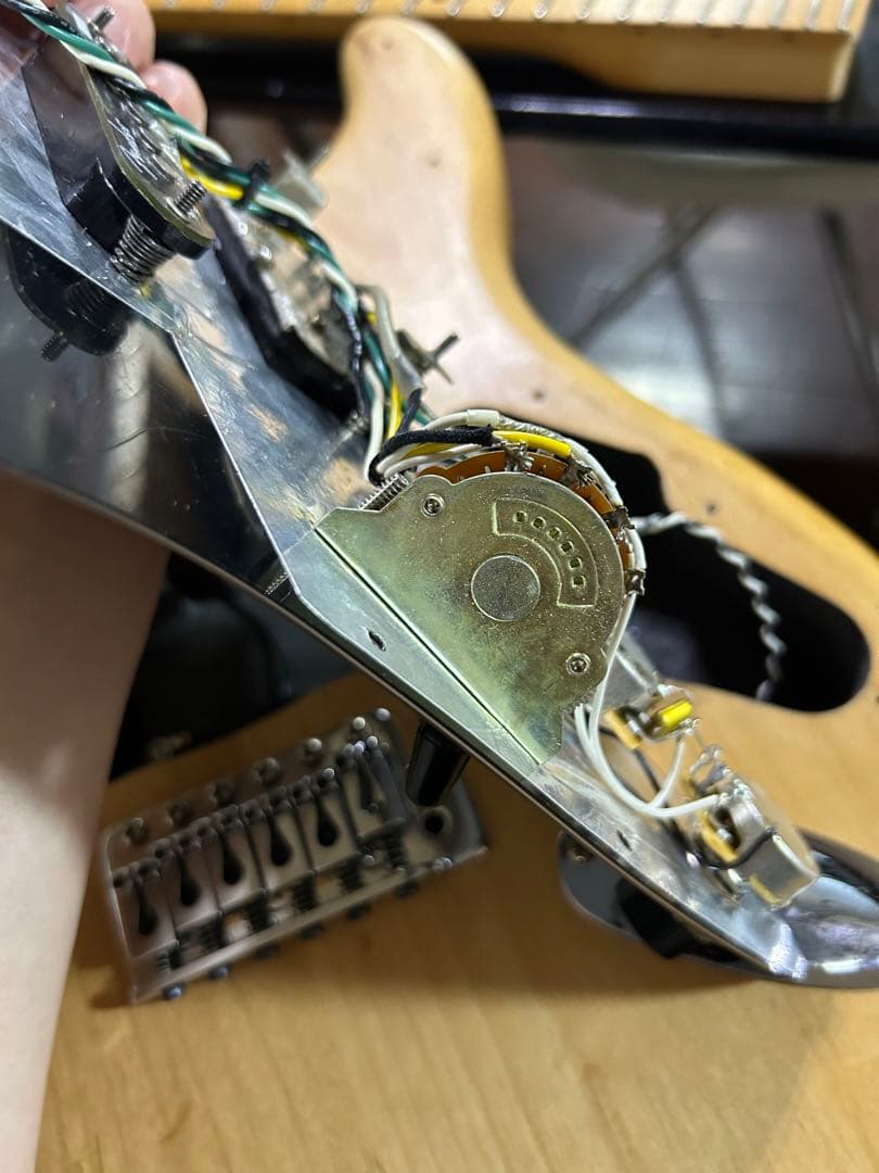 fernandes コンポーネント ストラト ギブソンPU搭載 ジョーペリー