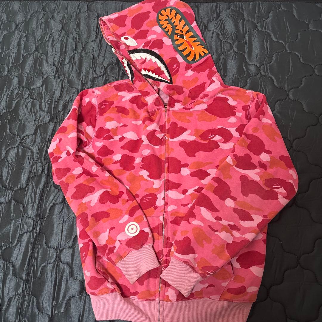 即購入可 値下げ中A Bathing ApeピンクカモフラージュパーカーMサイズ