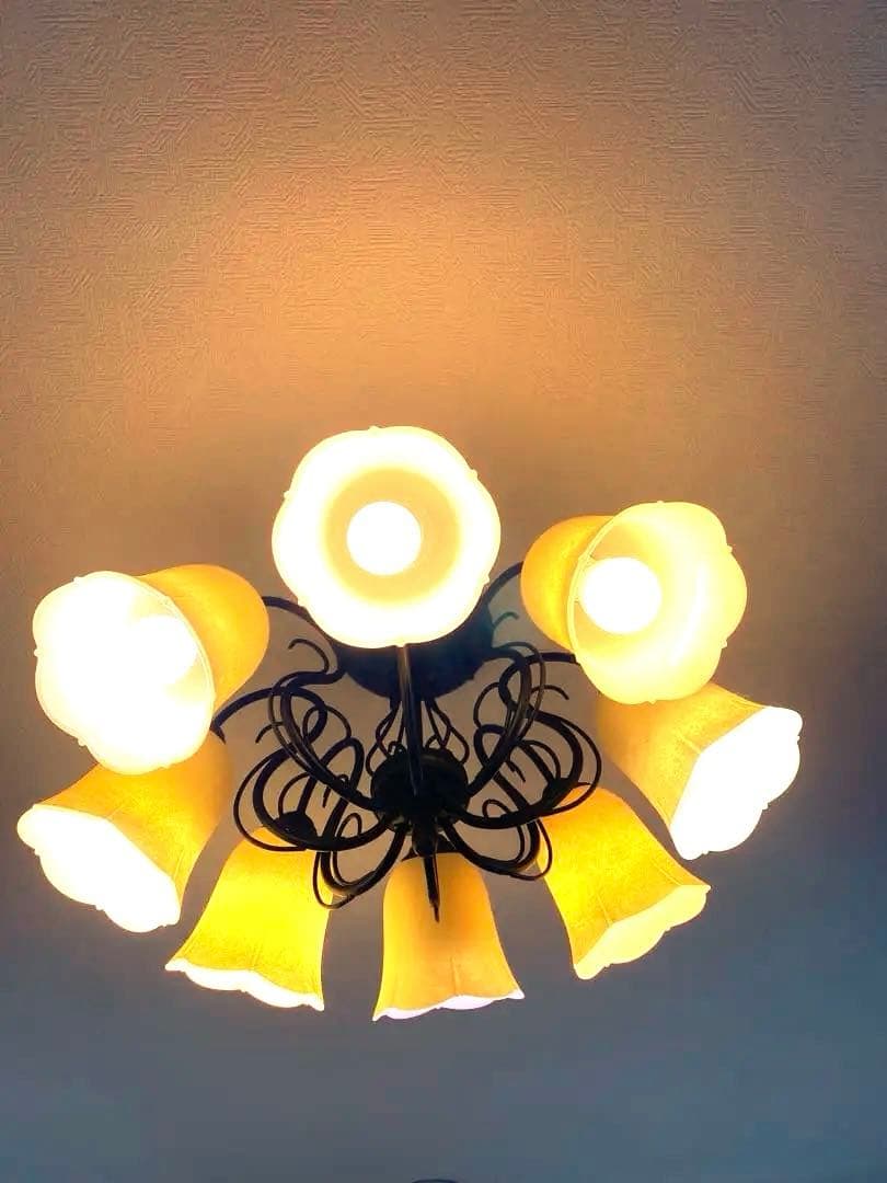 オーデリック8灯シャンデリア クリーム色 フラワー型