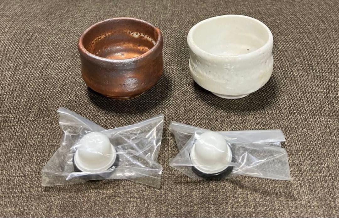 【月桂冠】源蔵•志野焼ぐい呑セット清酒一級源蔵徳利：720ml詰　白•黒各1本