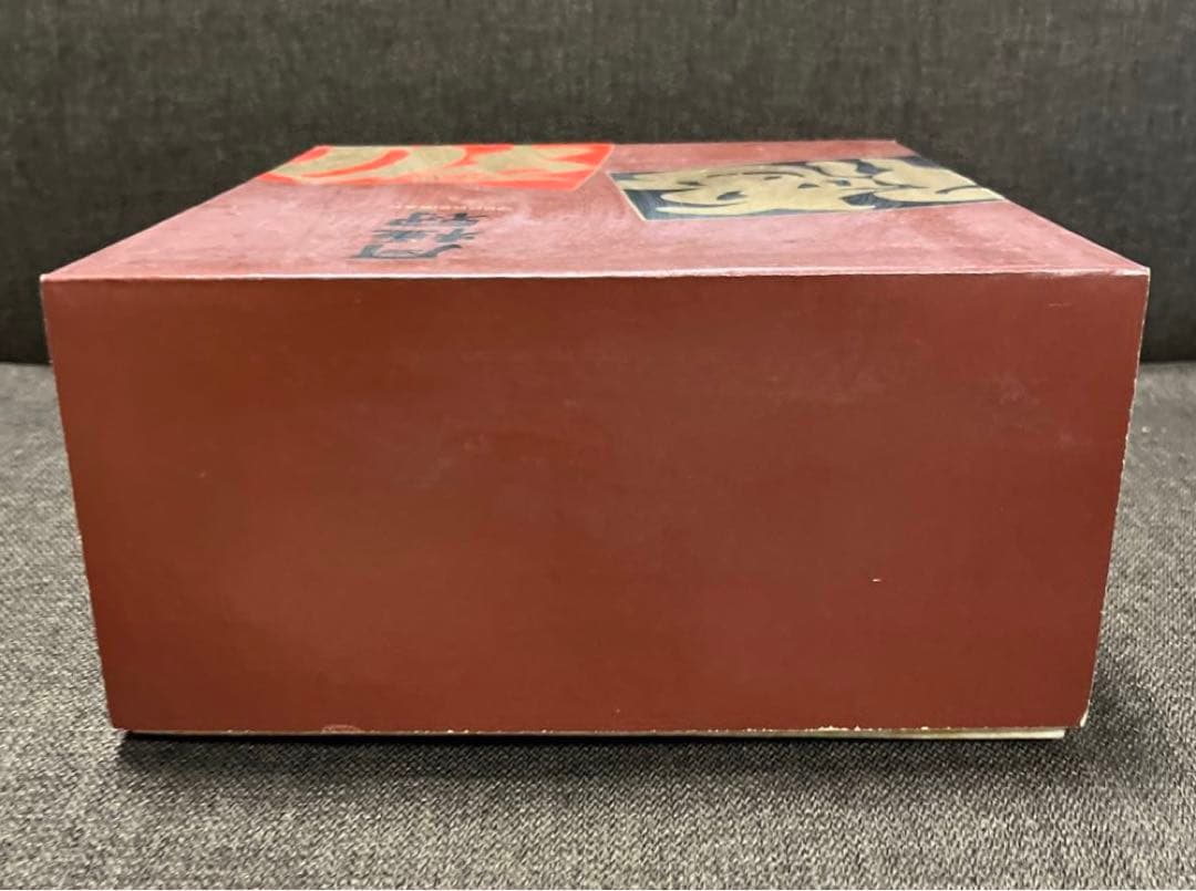 【月桂冠】源蔵•志野焼ぐい呑セット清酒一級源蔵徳利：720ml詰　白•黒各1本