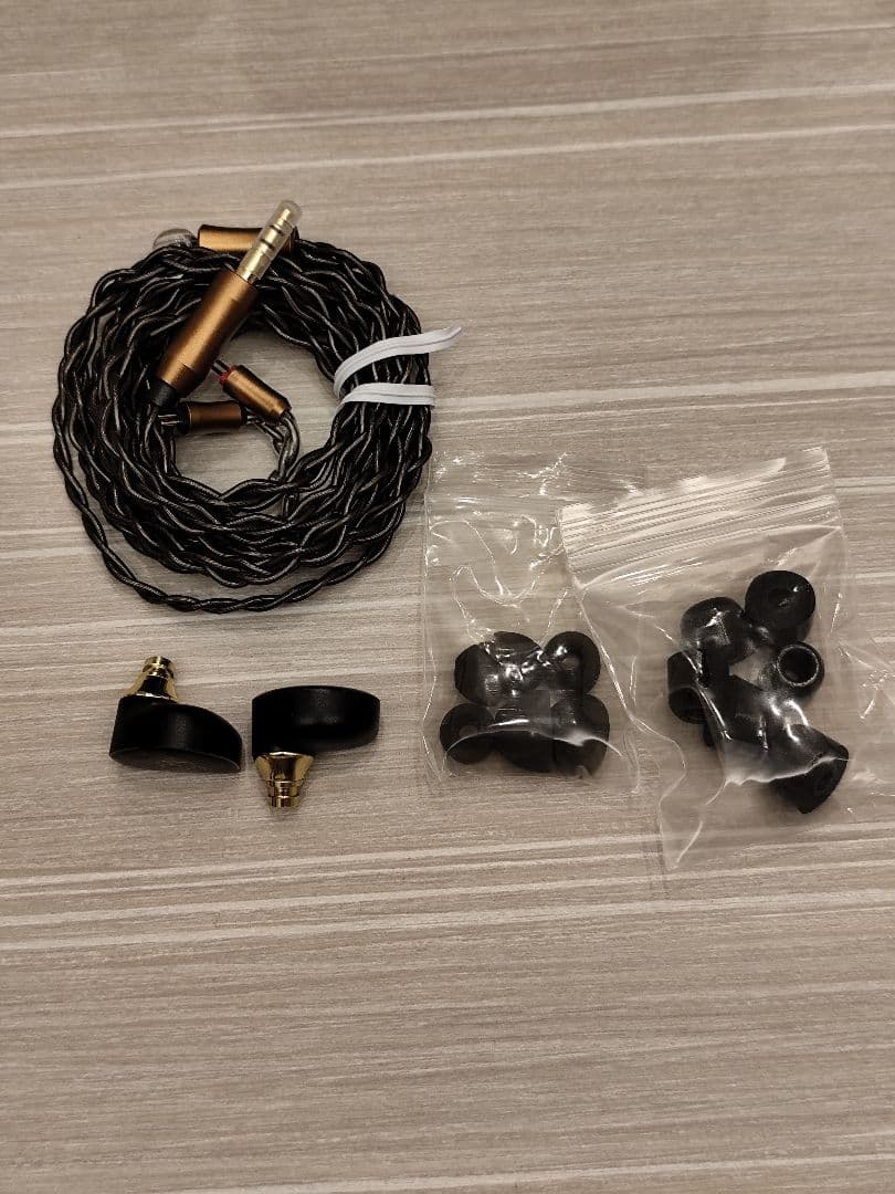 ト*ル様 有線ピヤホン３