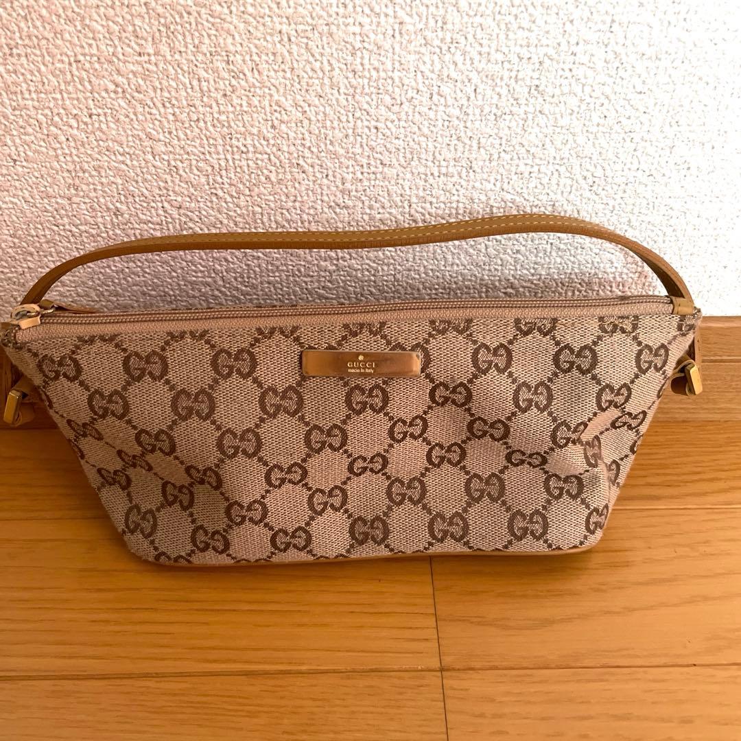 GUCCI アクセサリーポーチ　バッグ