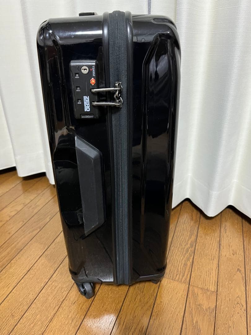 ゼロハリバートン スーツケース 32L 機内持込み可　4輪　中古品