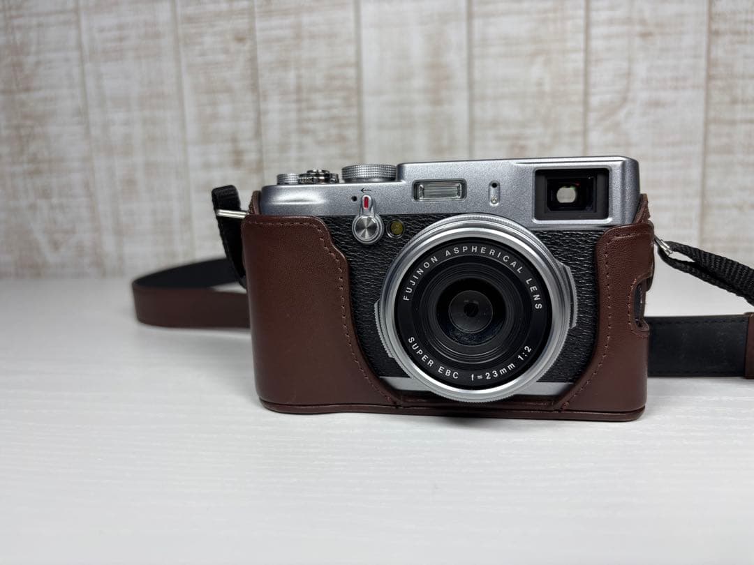 【極美品】富士フイルム X100 コンパクトデジタルカメラ