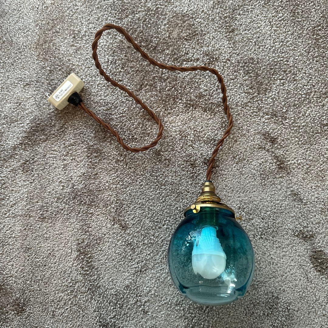 安土草多氏　青色ガラス ペンダントライト E17 100V 60W