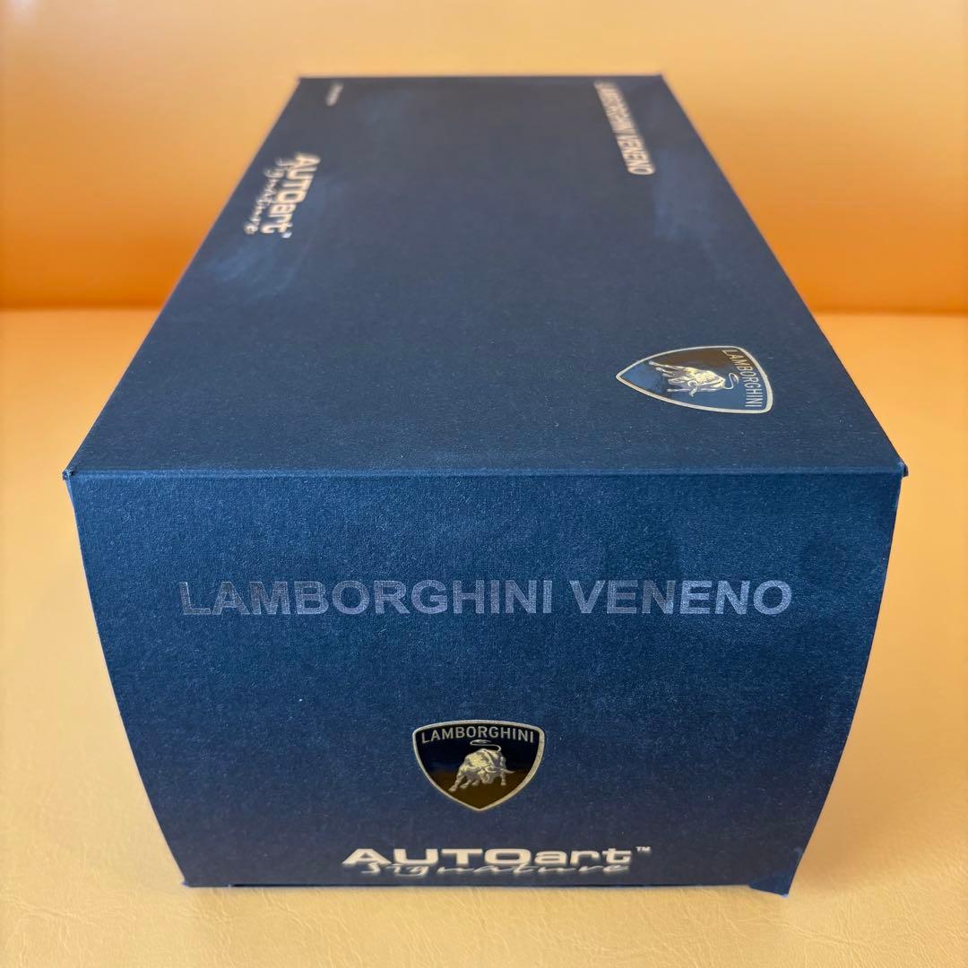 も*こ様 レア！オートアート 1/18 ランボ ヴェネーノ（Mレッド）
