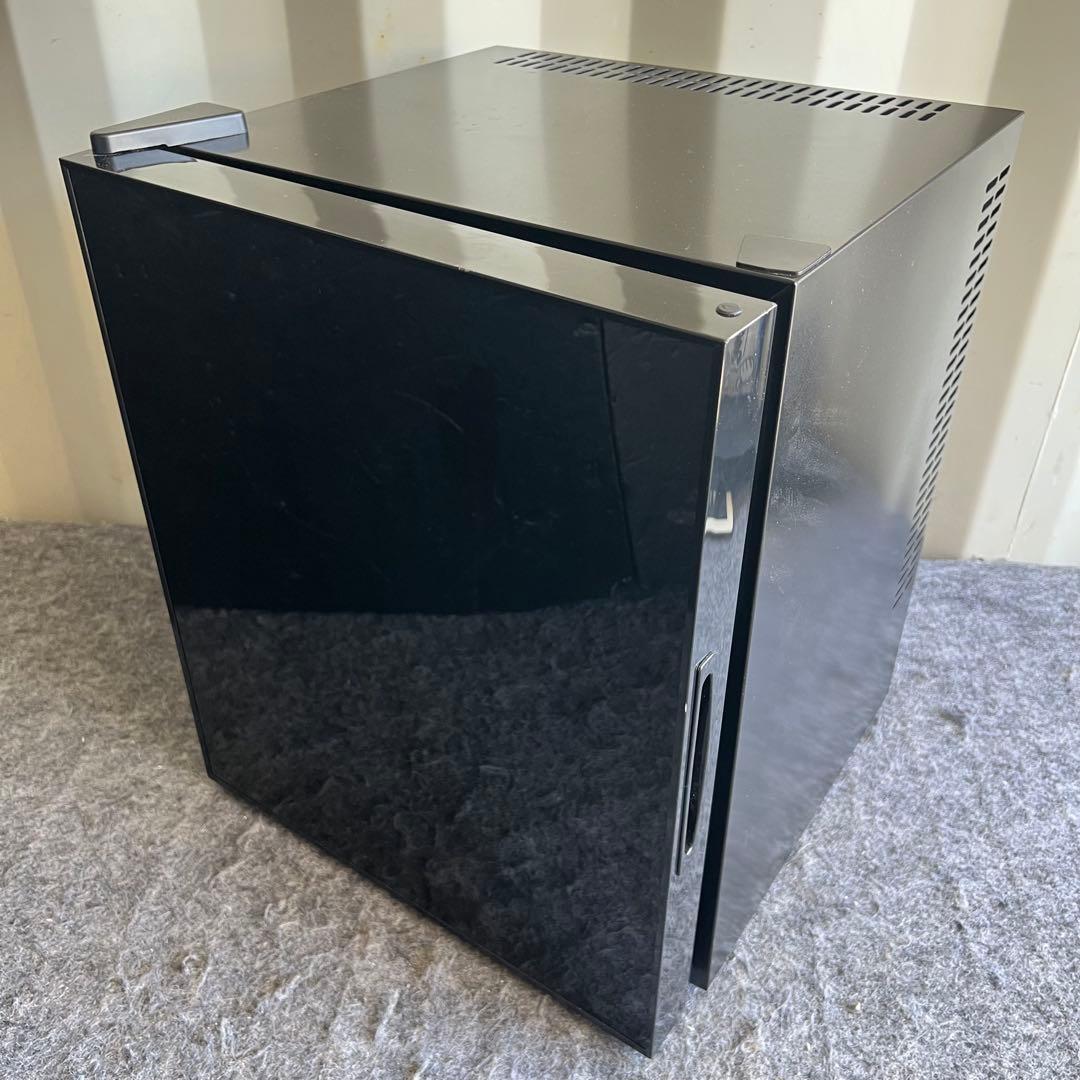 H23激安早い者勝ち✨ ミニ冷蔵庫 23L ペルチェ式冷蔵庫 ブラックガラス