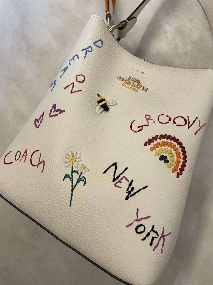 COACH 刺繍ショルダーバッグ