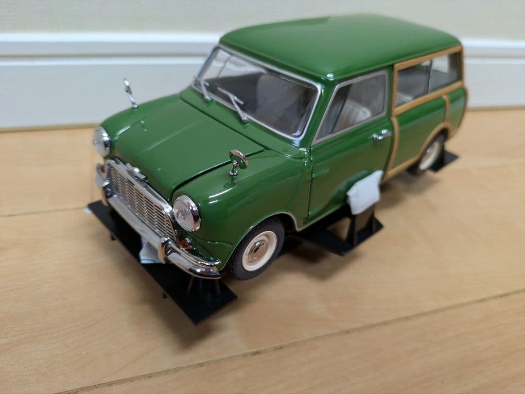 京商　モーリスミニトラベラー　1/18 グリーン
