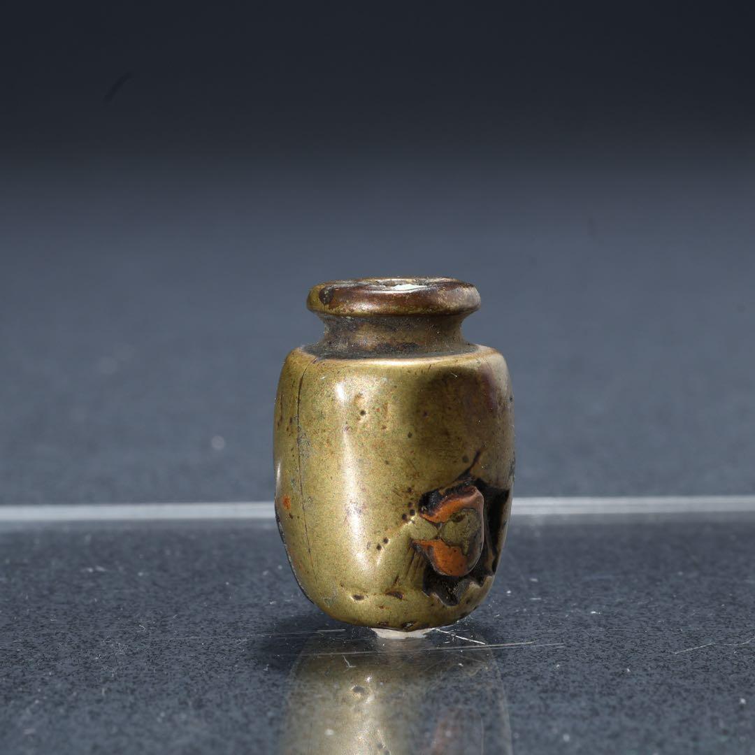 緒締め玉　壺に唐子　提げもの　金属　金工　R1644