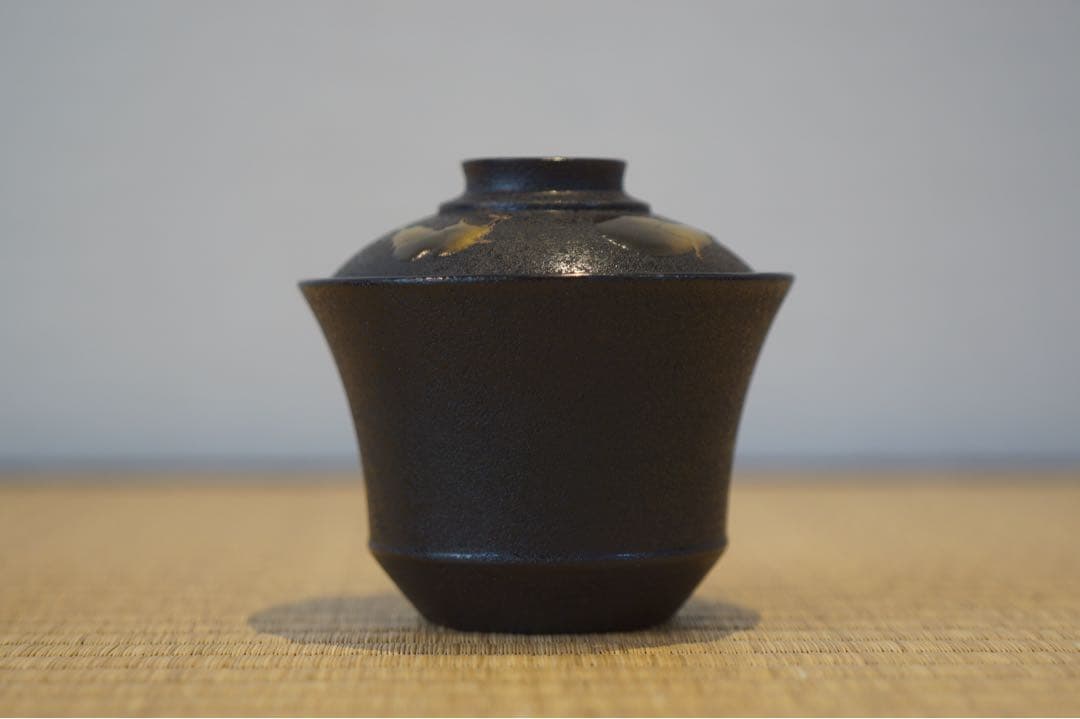 茄子高蒔絵・富士山蒔絵・朱印入り 黒乾漆粉塗 小吸物椀 2客/ 木製漆器 茶懐石