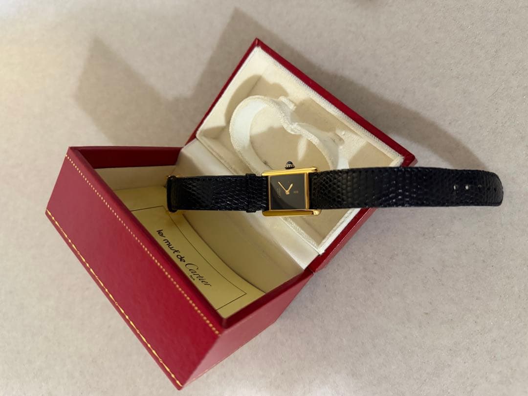 最終お値下げ！【正規品】Cartier 腕時計 箱付き　マストタンク