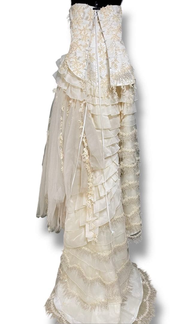 ウエディングドレス　7-11T 幸和ベルセゾン　フリル　ベージュ　アシンメトリー